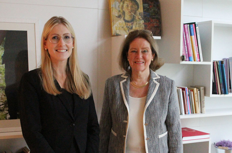 Miriam Sievert (links) folgt im Januar 2023 als neue Chefredakteurin fr das Magazin Wohnen & Garten auf Andrea Kgel, die in den Ruhestand wechselt - Foto: Nicole Helmsttter fr Hubert Burda Media