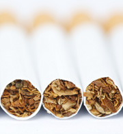 Fr Zigaretten darf ab 2022 keine Auenwerbung mehr gemacht werden (Foto: Tim Reckmann/Pixelio)